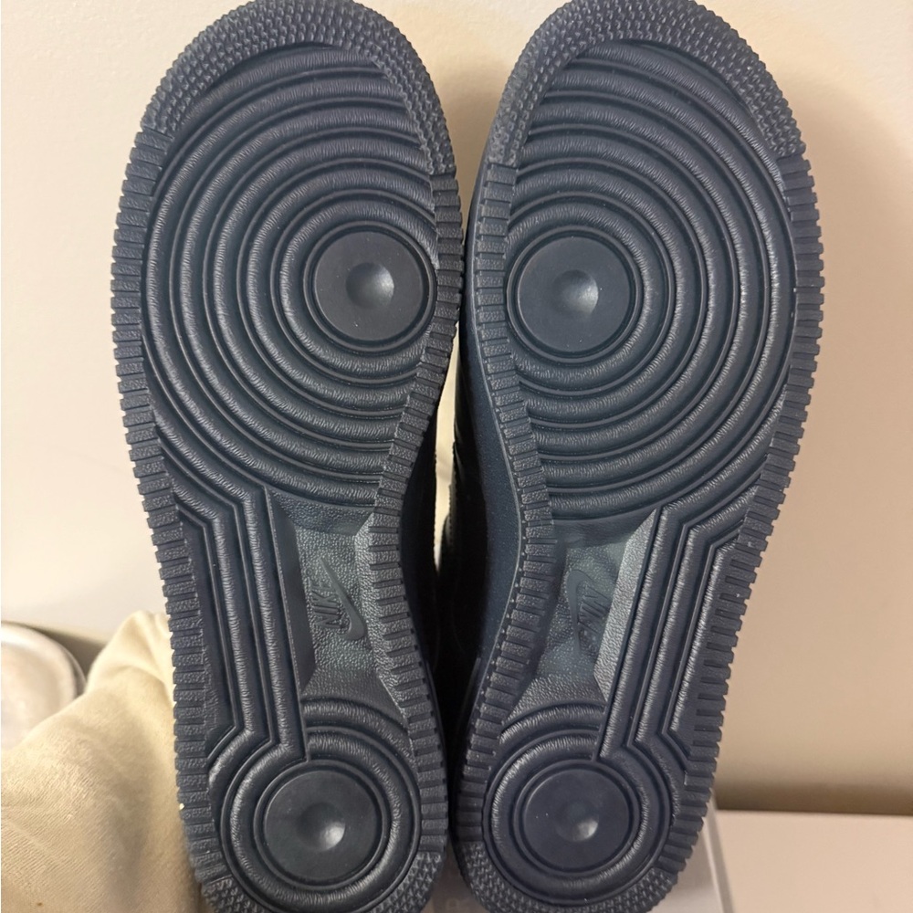 Men's Nike Air Force Sneakers - Picture 5 of 5